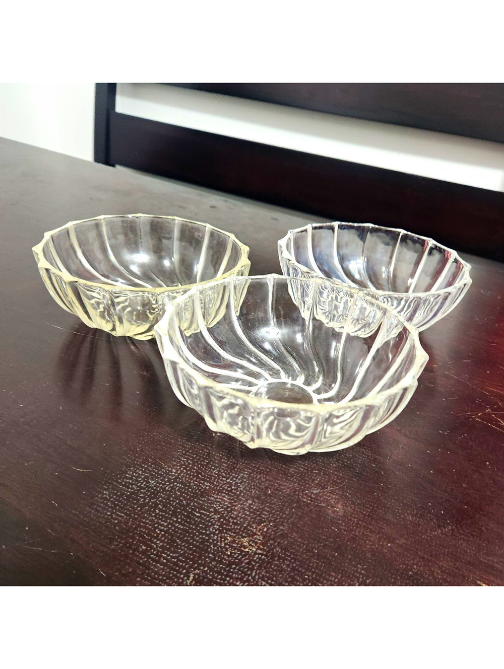 Clear Pressed Glass Swirl Ribbed Round Dessert Bowls Set of 3, 2 in Tall